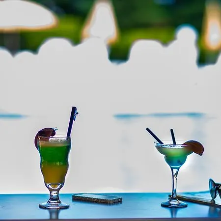 Ξενοδοχείο Briz 2