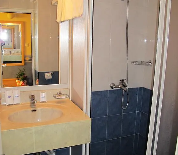 Briz 2 3* וארנה